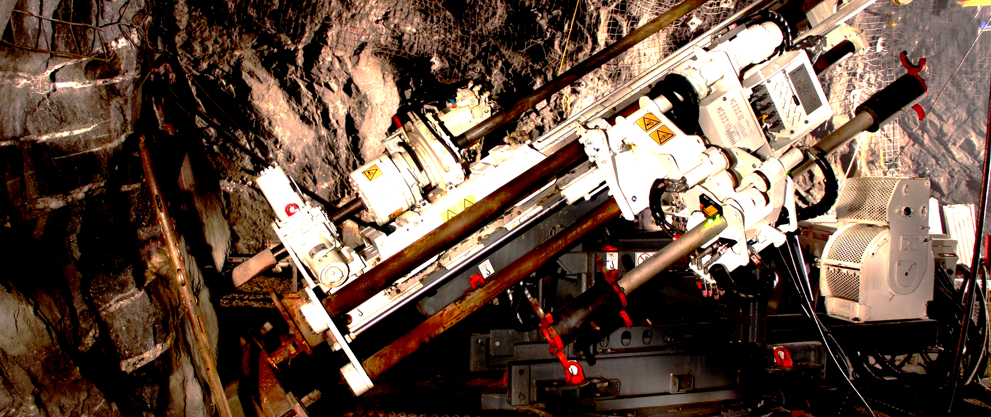 LM™90 Underground Coring Drill Rig - Boart Longyear