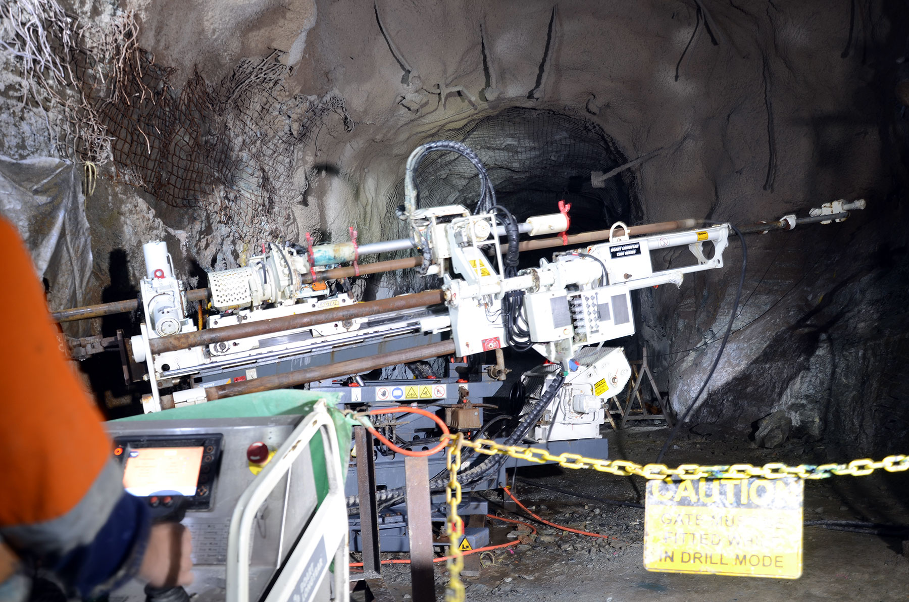 Underground rod handler minimizes driller injuries - Boart Longyear