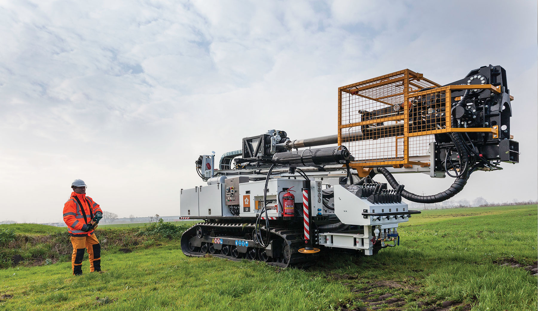 Longyear Rig 80 Sonic drill rig for a wide variety of drilling projects - Boart Longyear